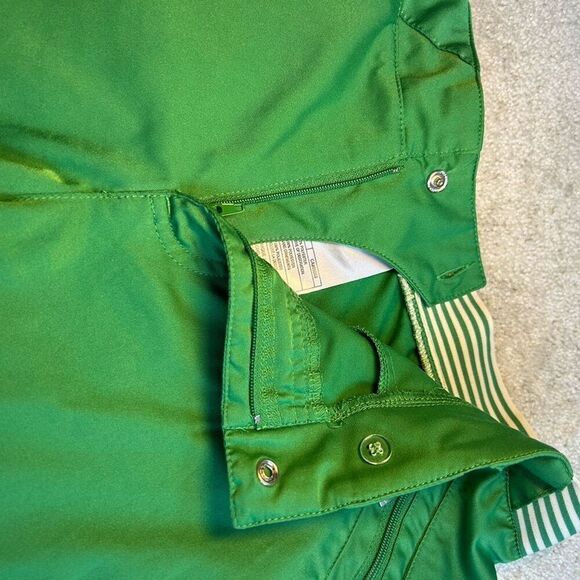 Nike Women’s Medium Activewear Shorts Green Elastic Waist - Picture 2 of 10